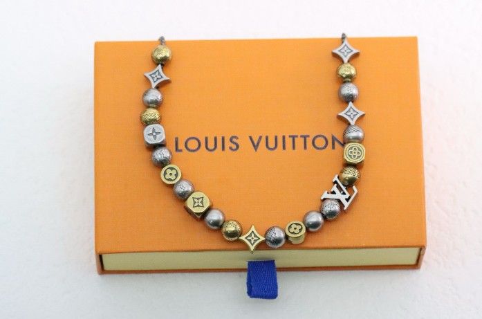 Double-colored flower four-leaf clover necklace