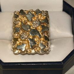 BIG  29 g -14 K  Gold Nugget ring