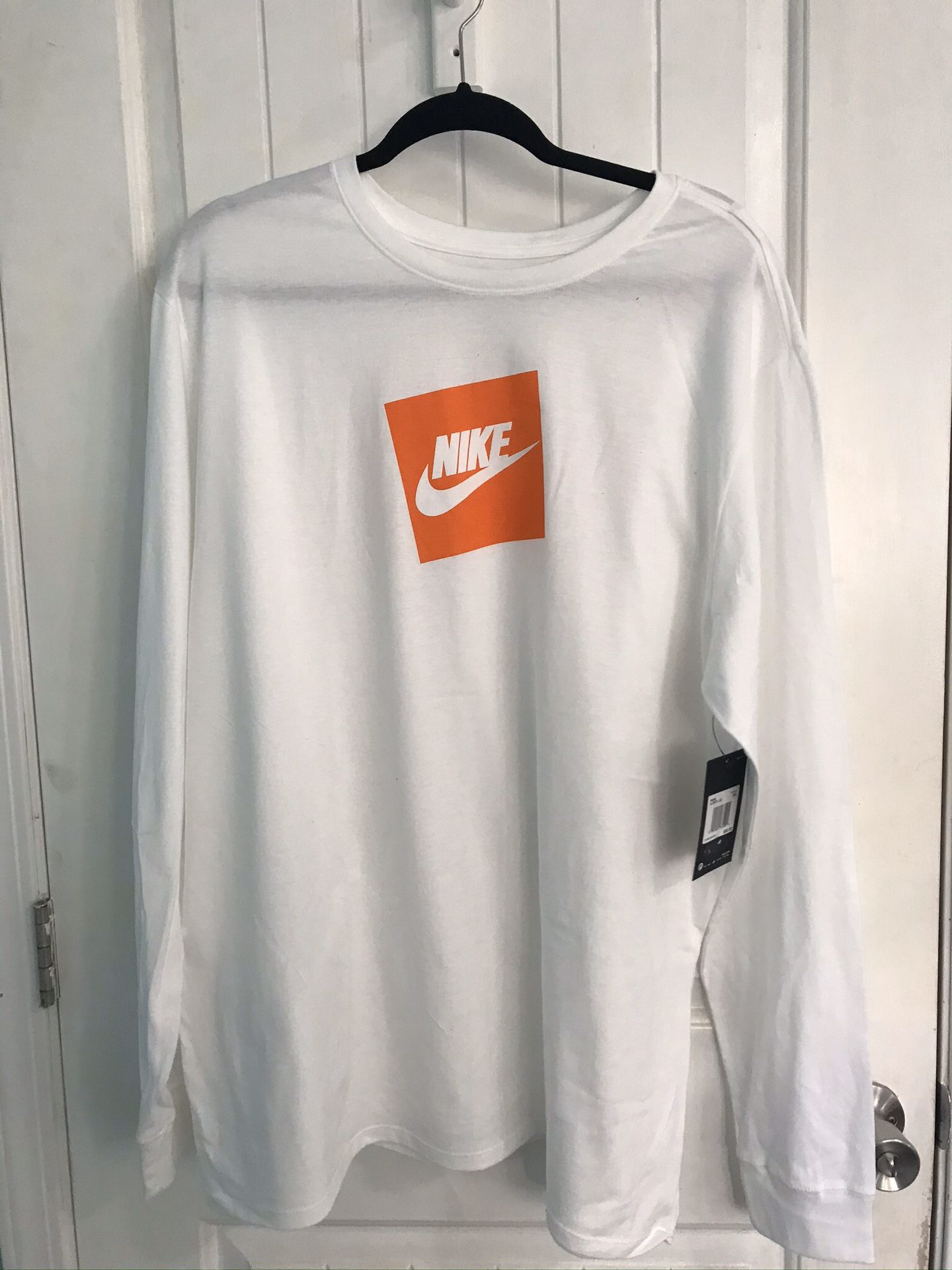 Men’s Nike shirt