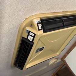 1993 Lance 880