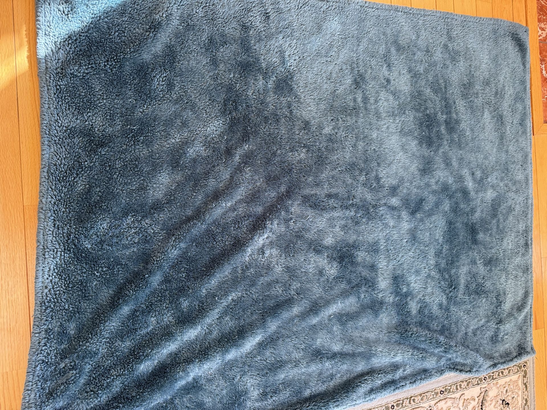 Pretty Teal Blanket, by Berkshire, Great Condition!