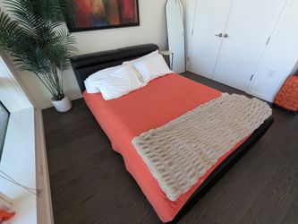 Modern Low-Profile Platform Bed Frame – Black Leather (Queen)