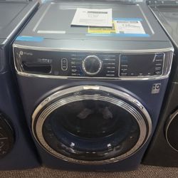 Profile 5.3 cu.ft. Smart Front Load Washer in Sapphire Blue w/OdorBlock UltraFresh Vent System, Microban, Tier 2 EStar