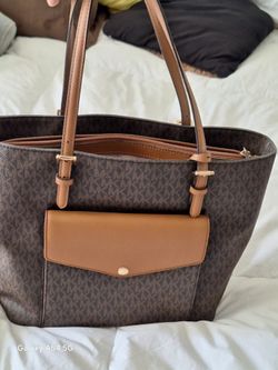 HANDBAG