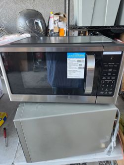 New Vissani 1.1 cu. ft. 1000-Watt Countertop Microwave Oven in Fingerprint Resistant Stainless Steel and Bar handle