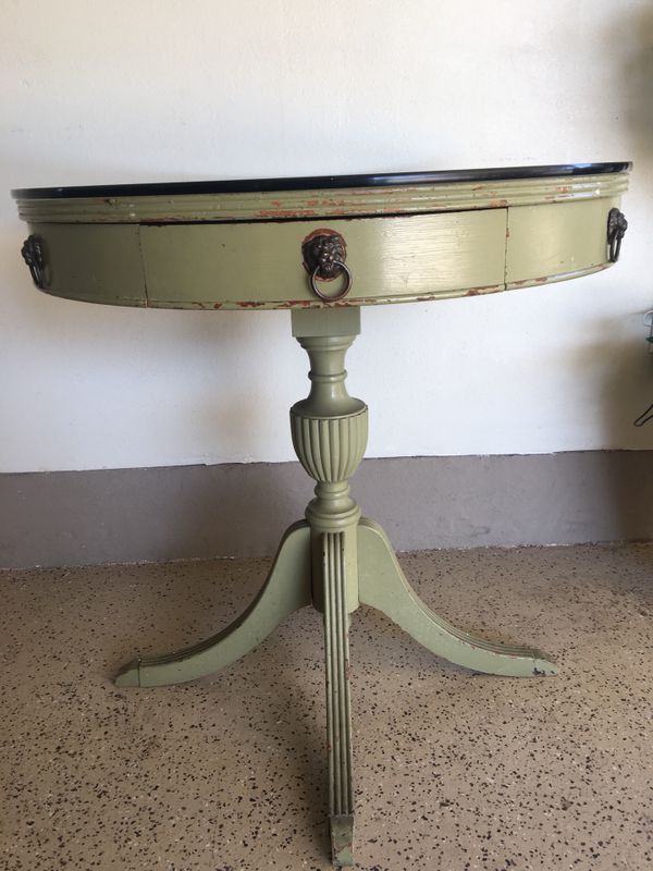 Vintage Round Table 28 X28 With Glass Top Antiques In Santa Ana Vintage Round Table 28 X28 With Glass Top Antiques In Santa Ana Ca Offerup
