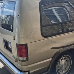 1999 Ford Econoline E150 Passanger Van