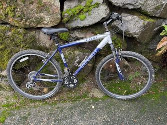 Trek 3700 Mountain Bike