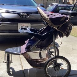 Jogging Stroller Very Good Condition Easy To Fold and Carry