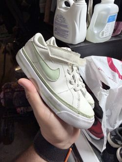 Nike kids shoes size 10c