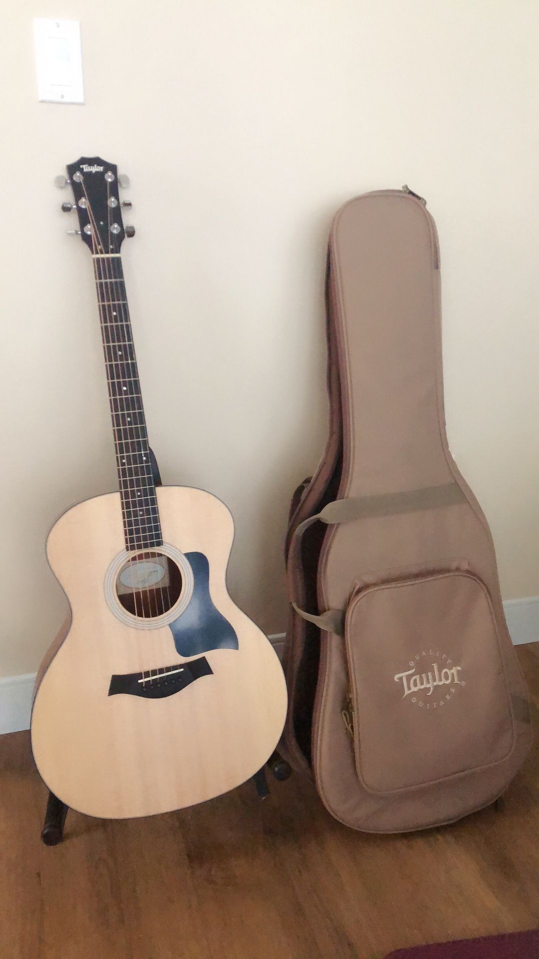 Taylor guitar Taylor 114 100 Series Acoustic