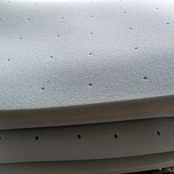 FREE...Almost New... Linenspa Memory foam mattress topper, King