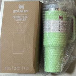 New 40oz Stanley Tumbler For $15