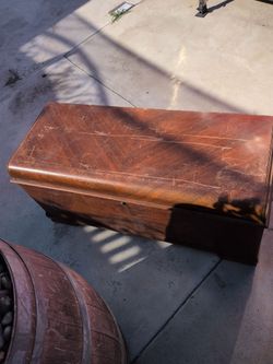 vintage Lane cedar chest with Style No. 2101 and Serial No. 540220.