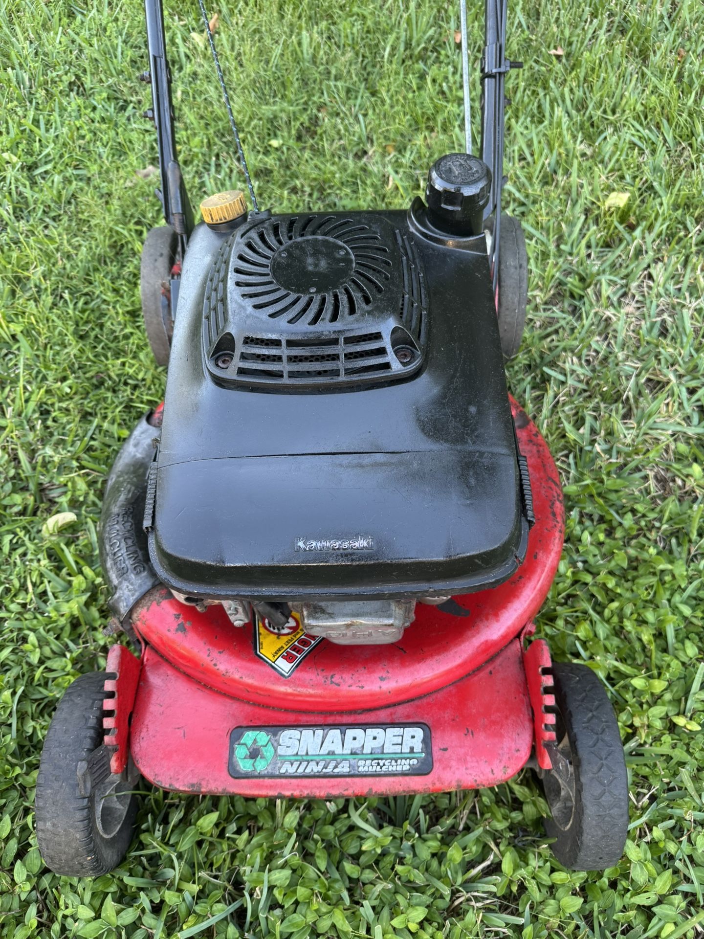 SNAPPER NINJA RECYCLING MULCHER SELF-PROPELLED LAWNMOWER POWERED BY KAWASAKI FJ180V ENGINE. SHARP BLADE, FRESH OIL CHANGE, READY FOR WORK.