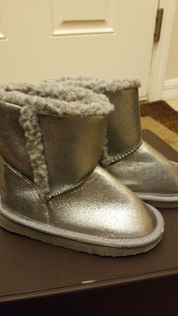 Toddler Gray Boots Size 9/10