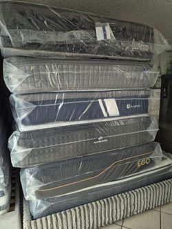 NEW  QUEEN MEMORY FOAM MATTRESS
