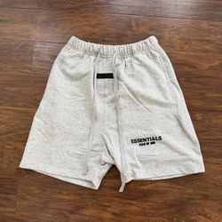 Essentials Shorts 