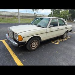 1985 Mercedes 300D Turbo Diesel Parts Or Restore 