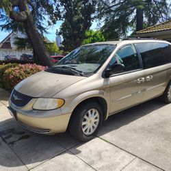 2002 Chrysler Town country 