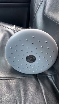 THE RORRA SHOWER HEAD FILTER BLOCKS OFF ALL  CITY WATER CONTAMINANTS