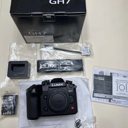 Panasonic LUMIX GH7 Micro 4/3 Mirrorless camera 