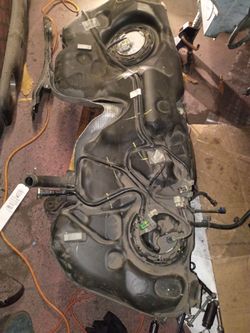 Camaro ss fuel tank with fuel pumps