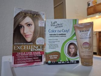 WOMANS HAIR DIE AND LOTION