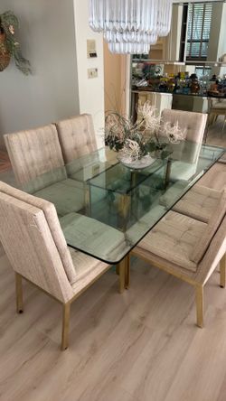 Dining room table free
