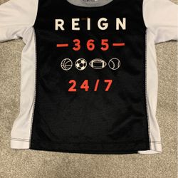 Oshkosh T Shirt Size 4/5