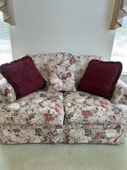 Floral Love seat 60L x 36H x 24D