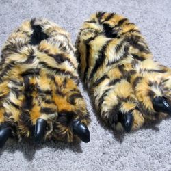 Tiger Paws Feet Slippers Adult L/XL Animal Halloween Costume