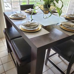 Beautiful Six-seater Dining Room Table And Chairs (excellent Condition )