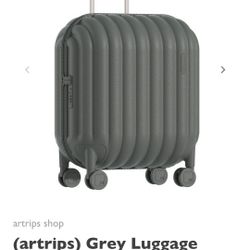 Elegant Grey Luggage (NEW) 🩶