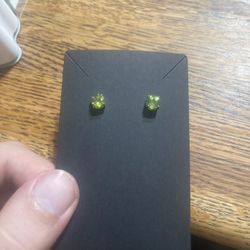 5mm Peridot Gemstone Stud Earrings – Sterling Silver