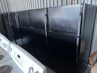 GE Refrigerator (1 month warranty)