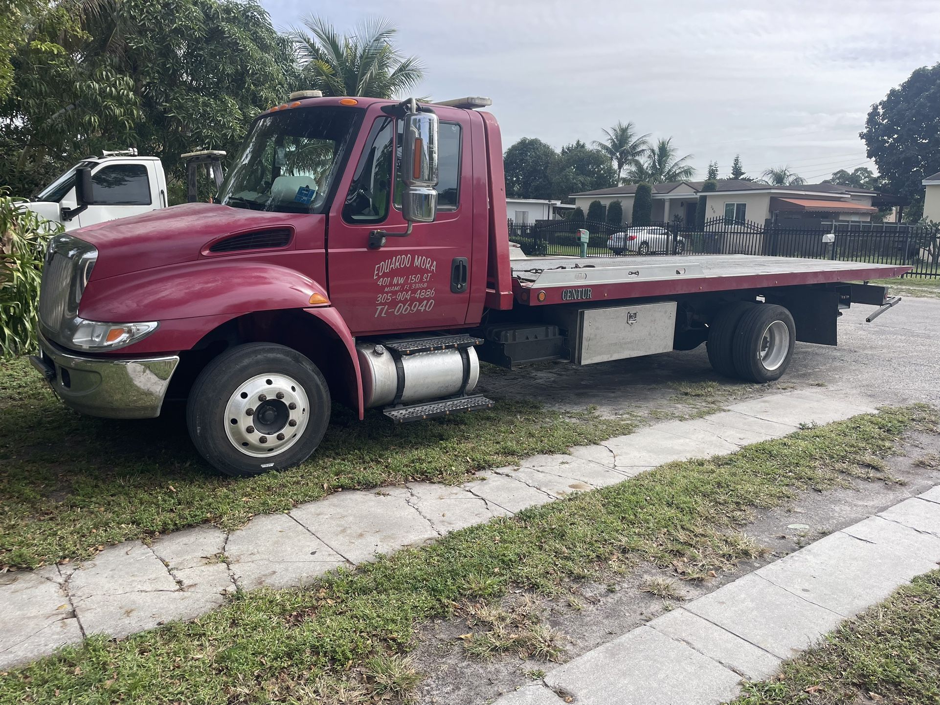 For Sale 2005 INT’L Flatbed  $38,000