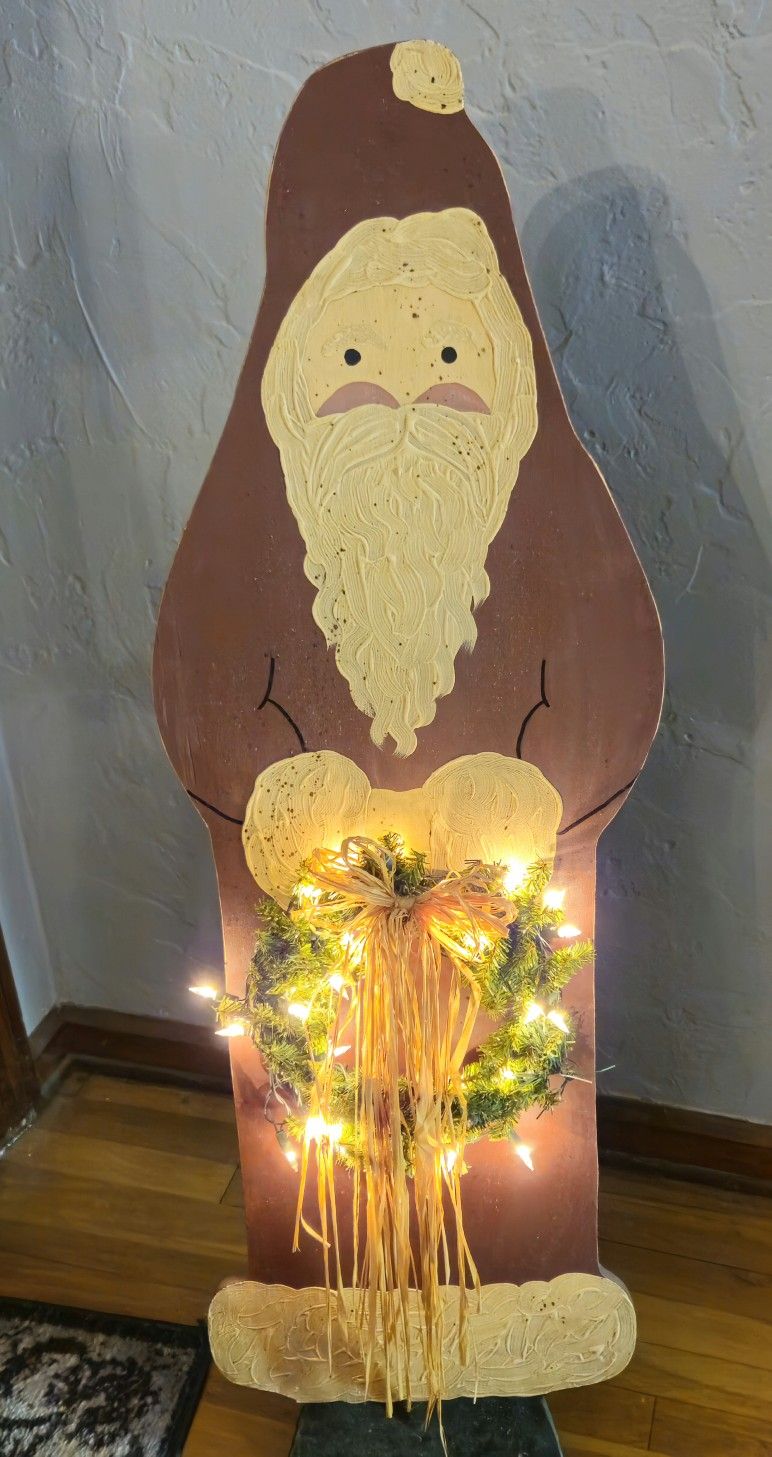 47" Tall Wood Santa Christmas Decor Light Up Wreath