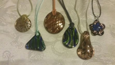 Glass pendant necklaces
