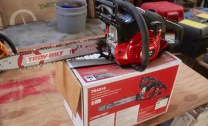 NEW Gas Chainsaw 18 Inches, Troy-Bilt 18" 42cc Gas Chainsaw !