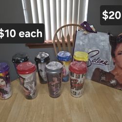 Selena new cups $10 each
Bag $20
#selenaquintanilla
#queenoftejano
#bolsa
#vasos
Pick up in Harlingen, I live near Walmart
Antiques and Telephones 