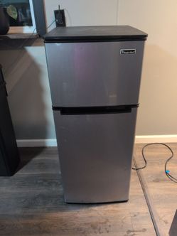 Mini refrigerator