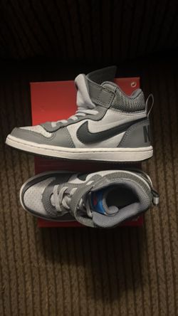 Nike court borough mid (psv)