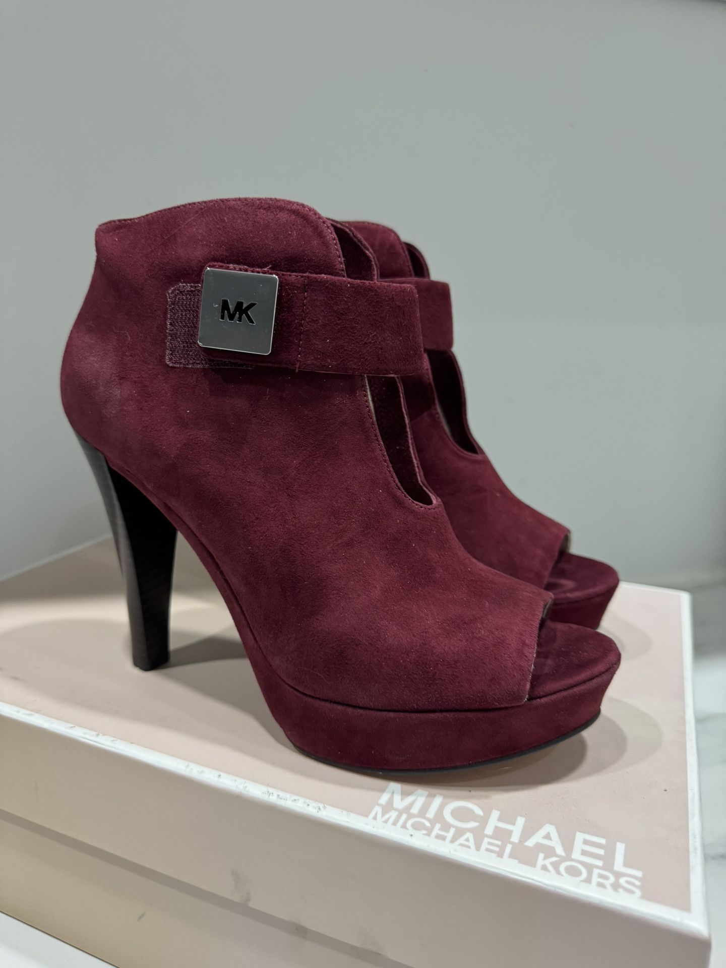NEW Bordeaux Peep Toe Heel Suède Michael Kors