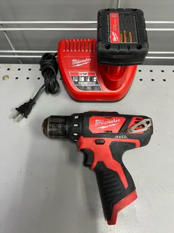 Milwaukee 2407-20 12V 3/8” Drill/Driver w/XC3.0 Battery and Charger