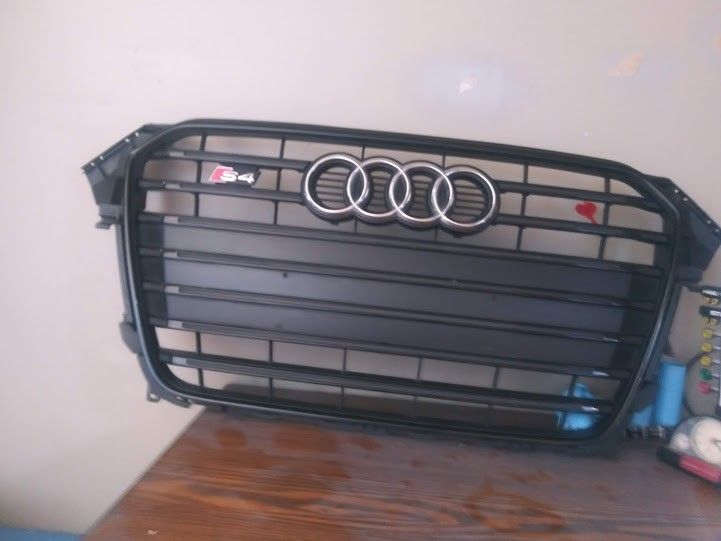 2009-2012 AUDI A4 & S4 front Bumper Grille Cover OEM Used 8K0.853.651.P