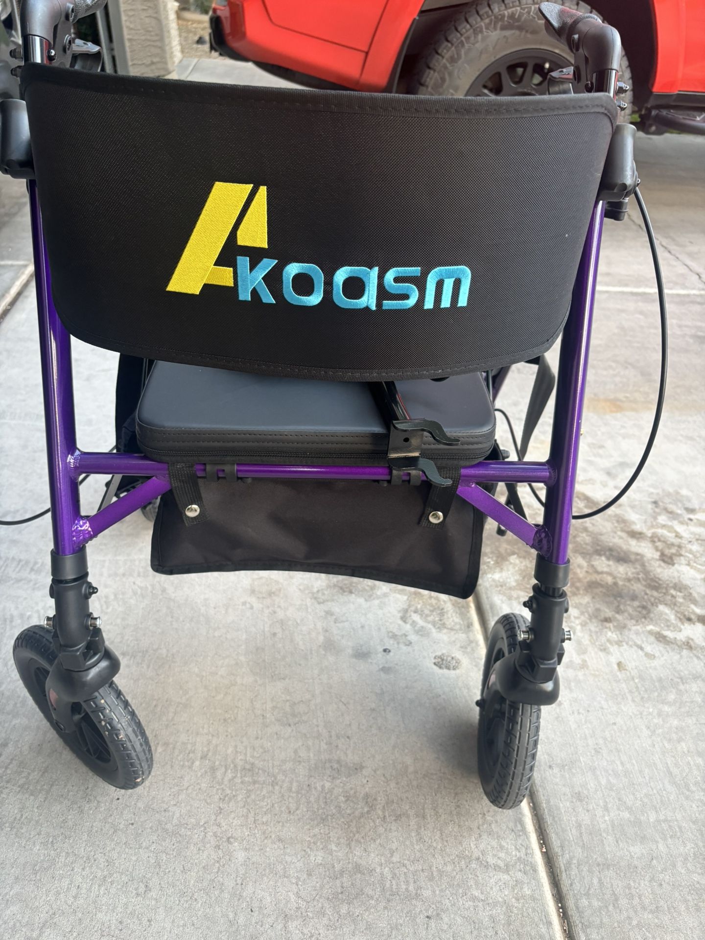 Akoasm Adult Walker