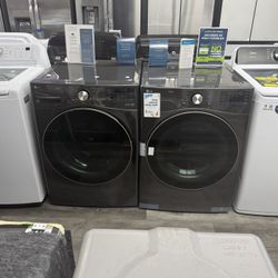 LG - 4.5 Cu Ft Smart Front Load Stackable Washer & 7.4 Cu Ft Smart Gas Dryer Set In Black Steel 