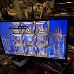 Samson  32 Inch TV With Remote 
