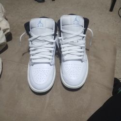 🔥🔥
Air Jordan 1 Retro Mid SE 'Brown Blue Grey'